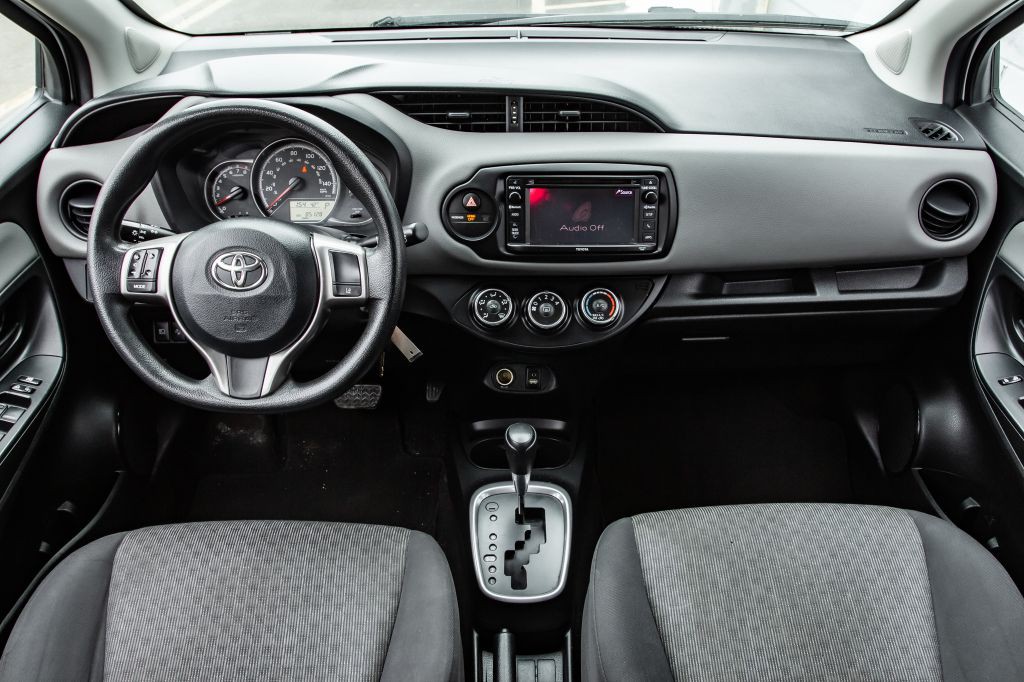 2017 Toyota Yaris Image 18