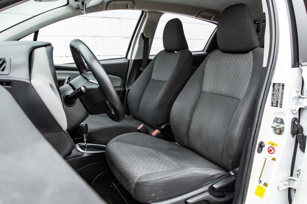 2017 Toyota Yaris Image 22