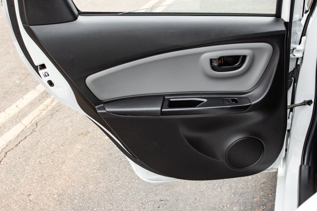 2017 Toyota Yaris Image 25