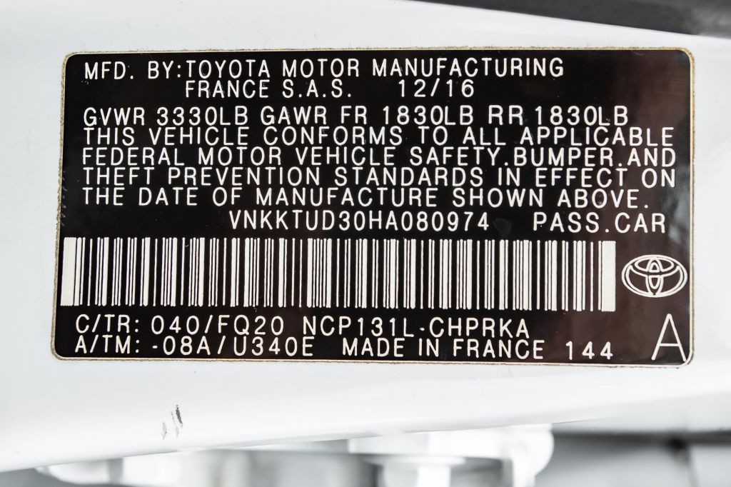 2017 Toyota Yaris Image 28