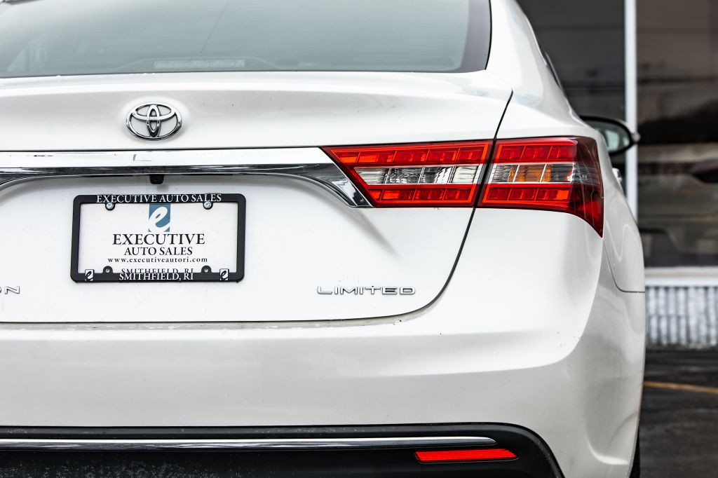 2018 Toyota Avalon Image 14