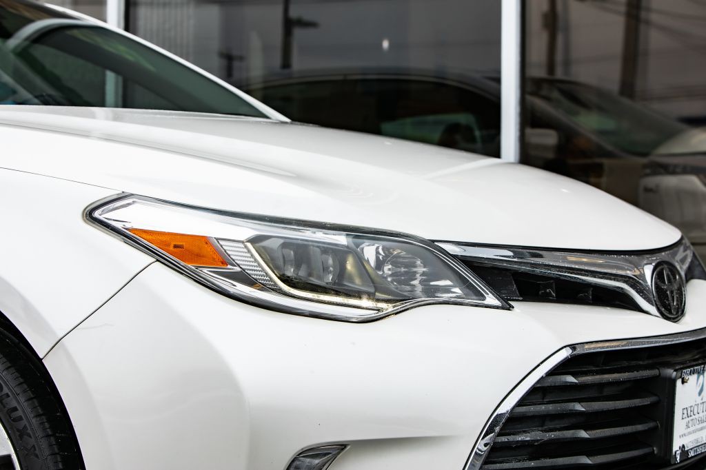 2018 Toyota Avalon Image 15