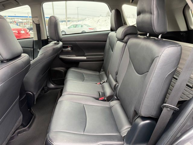 2015 Toyota Prius Image 11