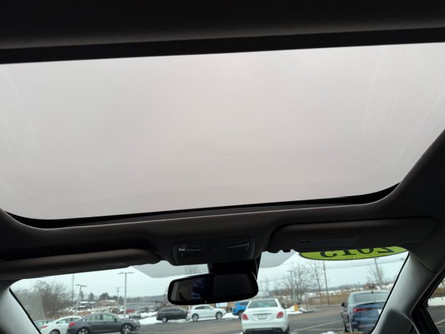 2015 Toyota Prius Image 13