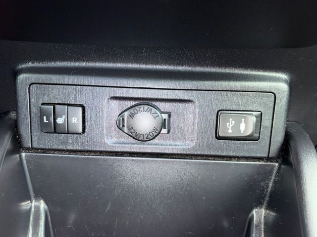 2015 Toyota Prius Image 23