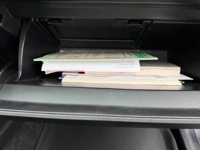 2015 Toyota Prius Image 24