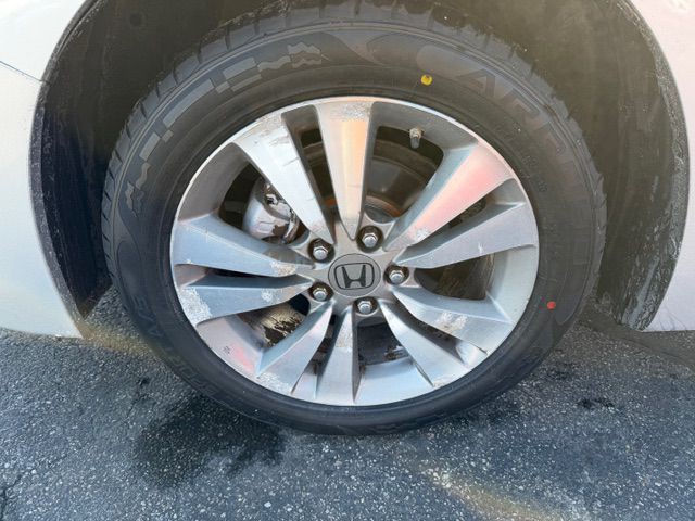 2012 Honda Accord Image 7