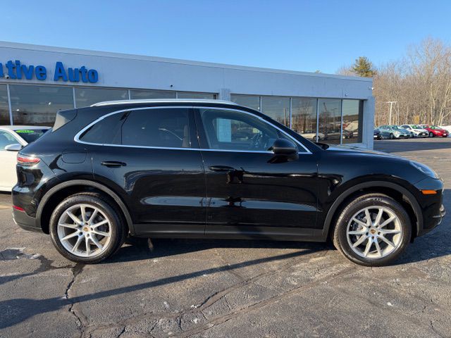 2019 Porsche Cayenne Image 2