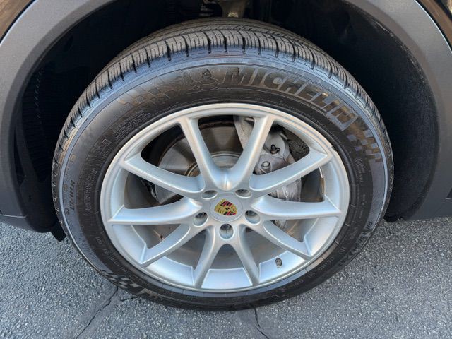 2019 Porsche Cayenne Image 6