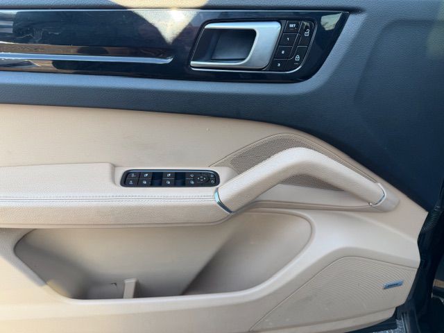 2019 Porsche Cayenne Image 8