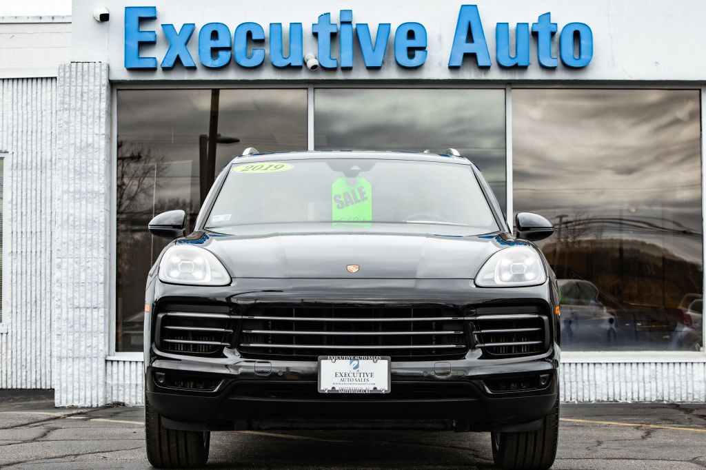 2019 Porsche Cayenne Image 2