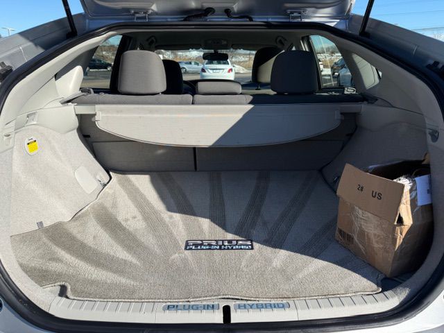 2013 Toyota Prius Image 13