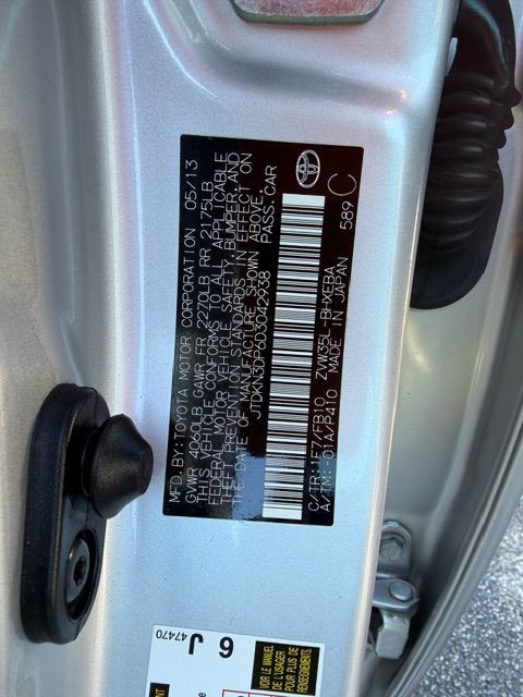 2013 Toyota Prius Image 24