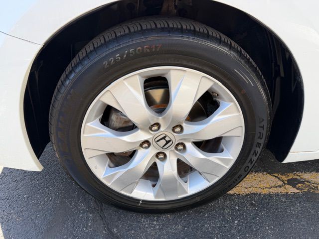 2010 Honda Accord Image 7