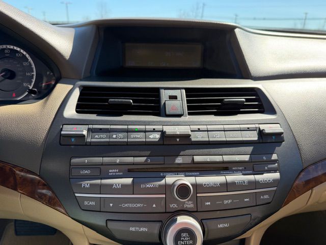 2010 Honda Accord Image 17