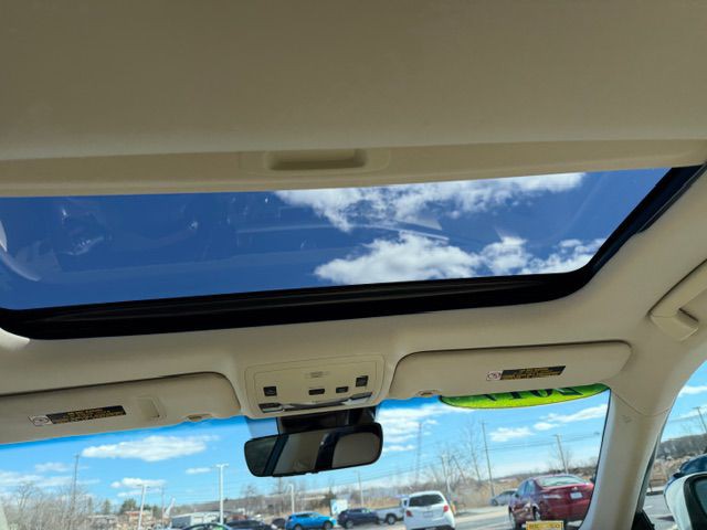 2017 Lexus ES Image 13