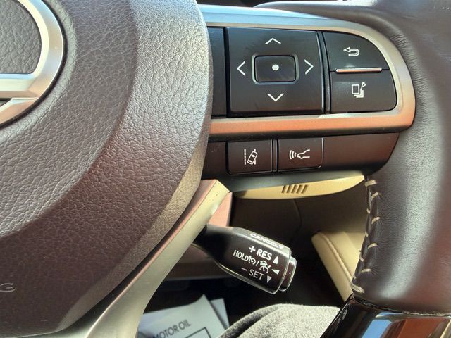 2017 Lexus ES Image 21