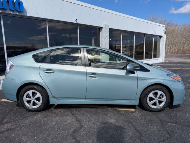 2014 Toyota Prius Image 2