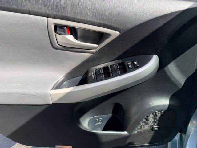 2014 Toyota Prius Image 10