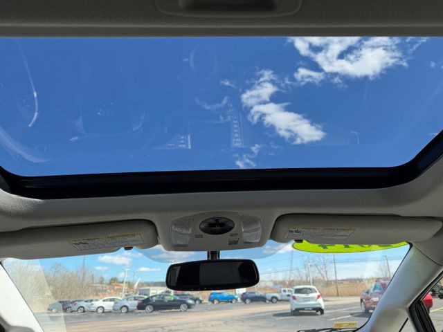 2014 Toyota Prius Image 14