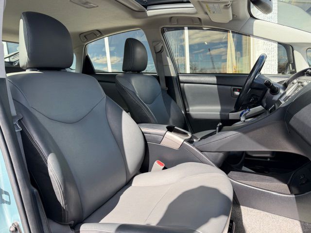 2014 Toyota Prius Image 15