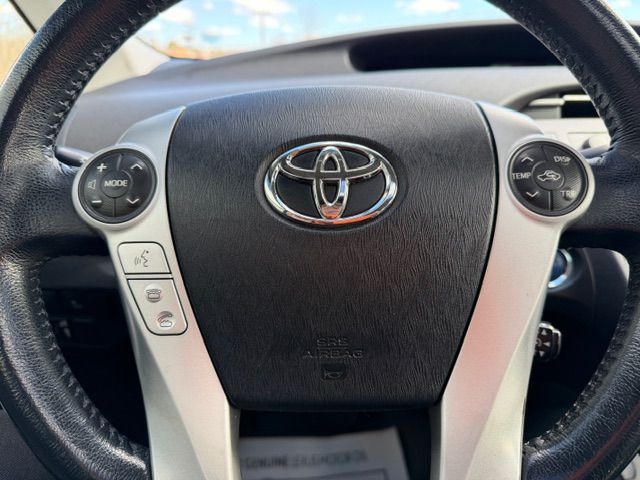 2014 Toyota Prius Image 16
