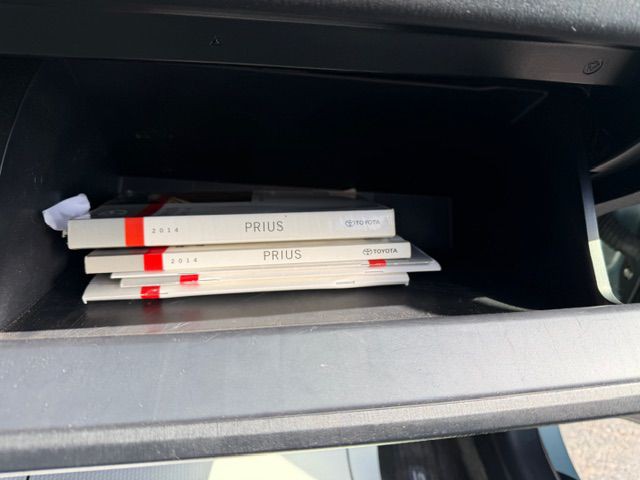 2014 Toyota Prius Image 22