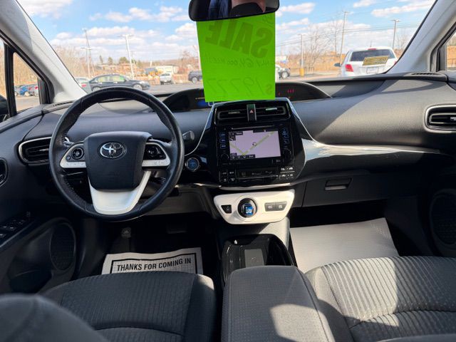 2017 Toyota Prius Image 11
