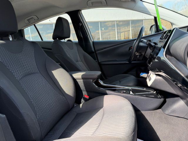 2017 Toyota Prius Image 13