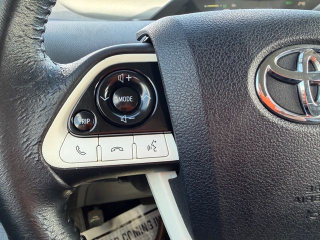 2017 Toyota Prius Image 16