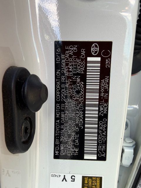 2017 Toyota Prius Image 18