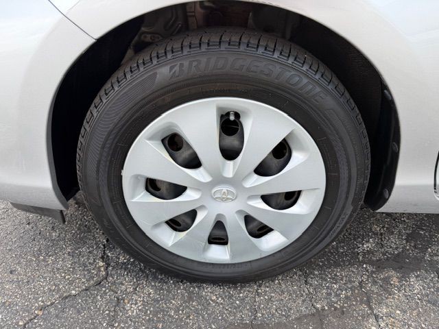 2013 Toyota Prius Image 7