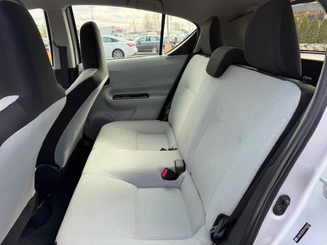 2013 Toyota Prius Image 10