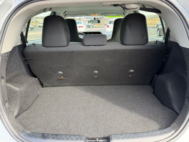 2013 Toyota Prius Image 12