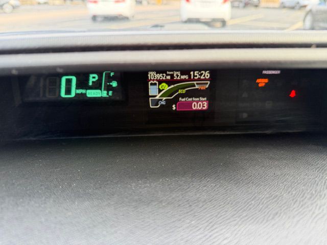 2013 Toyota Prius Image 15