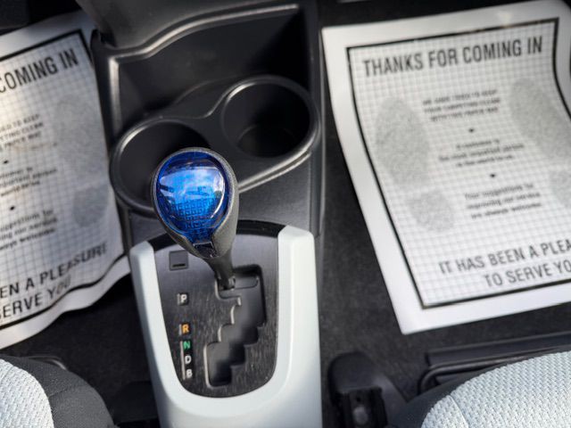 2013 Toyota Prius Image 17