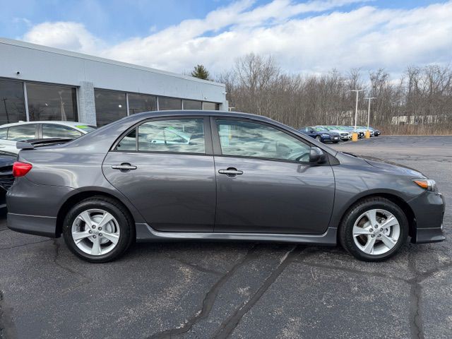2013 Toyota Corolla Image 2