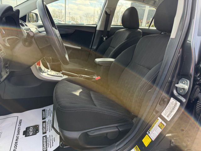 2013 Toyota Corolla Image 8