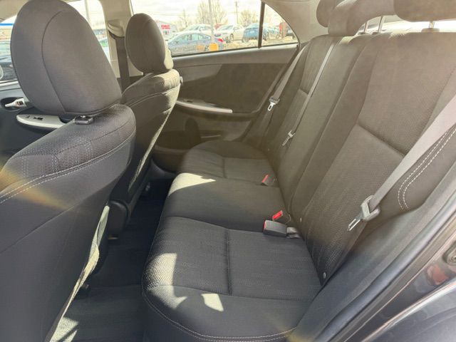 2013 Toyota Corolla Image 11