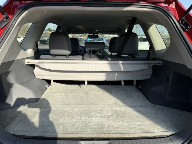 2012 Toyota Prius Image 12