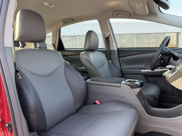 2012 Toyota Prius Image 13