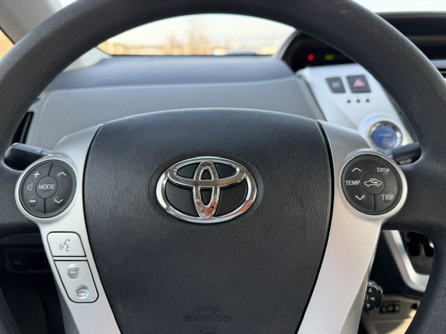 2012 Toyota Prius Image 14
