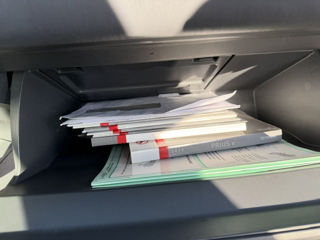 2012 Toyota Prius Image 19