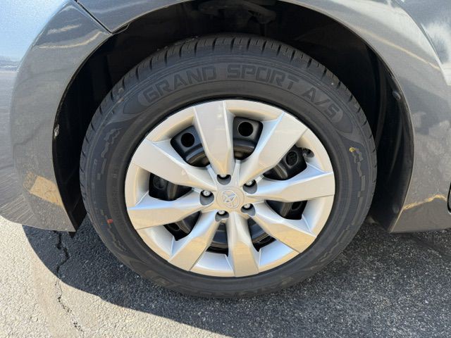 2016 Toyota Corolla Image 7