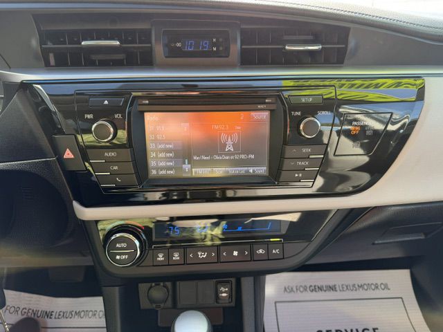 2016 Toyota Corolla Image 14