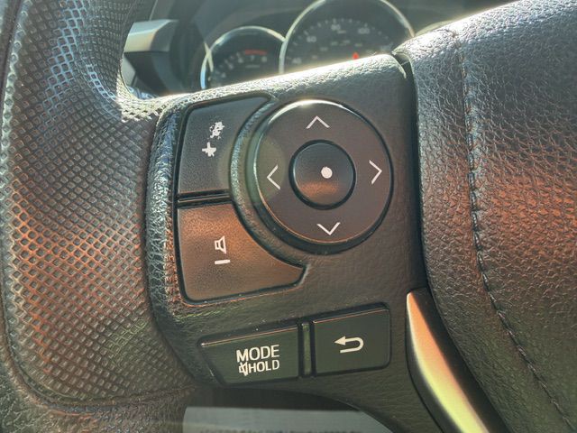 2016 Toyota Corolla Image 18