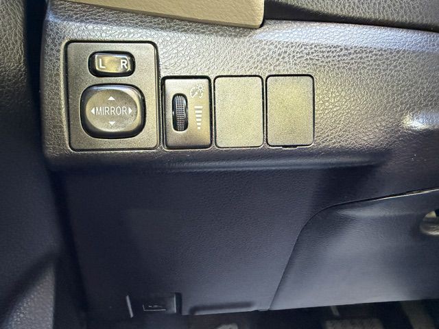 2016 Toyota Corolla Image 19