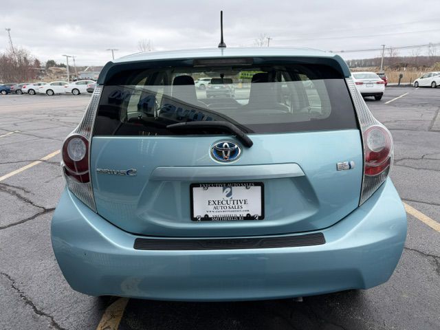 2012 Toyota Prius Image 3