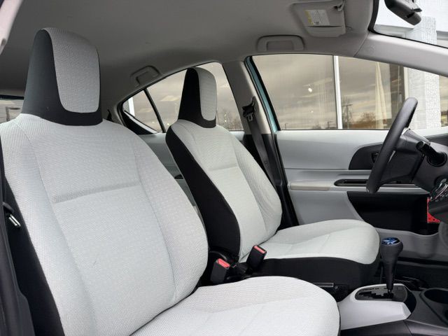2012 Toyota Prius Image 12