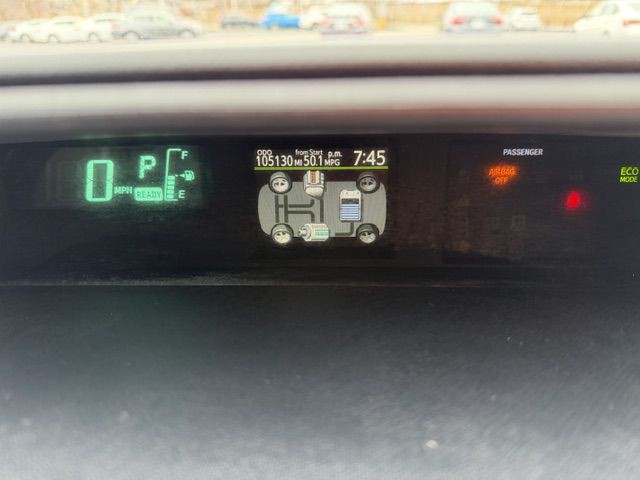 2012 Toyota Prius Image 13